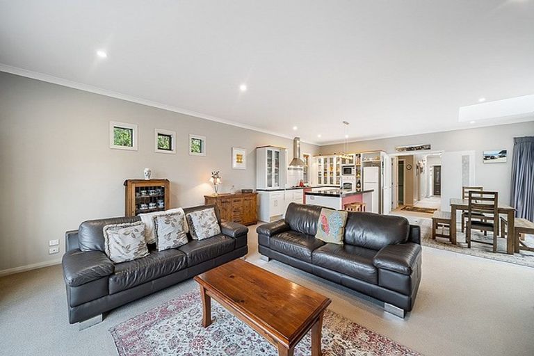 Photo of property in 18 Milesbrook Close, Rangiora, 7400