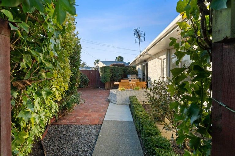 Photo of property in 1/6 Croziers Road, St Albans, Christchurch, 8052