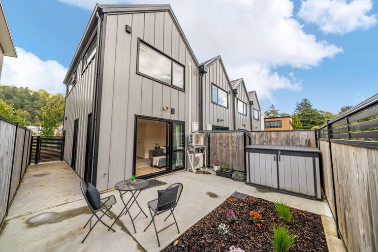 Photo of property in 15 Raeble Walkington Lane, Wallaceville, Upper Hutt, 5018