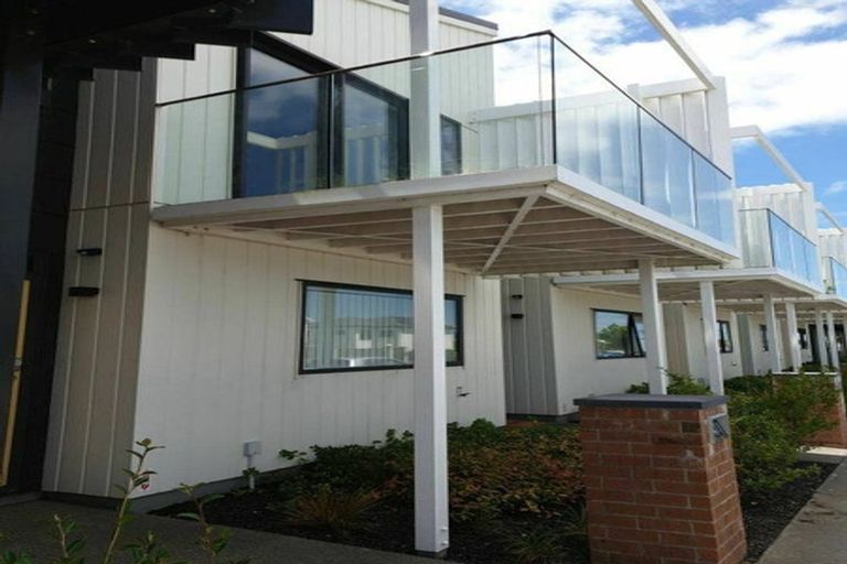 Photo of property in 24/1 Scott Road, Hobsonville, Auckland, 0616