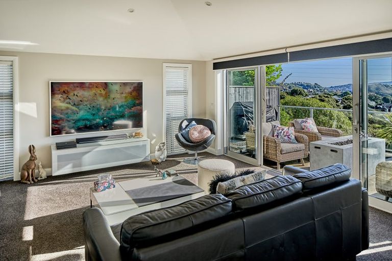 Photo of property in 10 Madeira Close, Whitby, Porirua, 5024