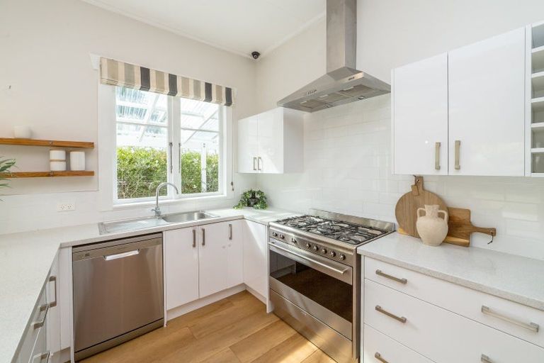 Photo of property in 35 Cambridge Terrace, Masterton, 5810