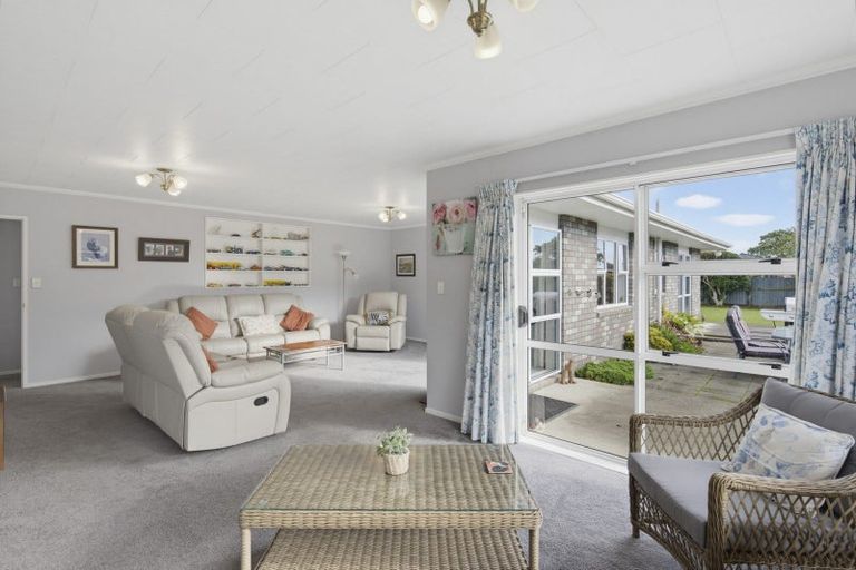 Photo of property in 16 Easton Way, Levin, 5510
