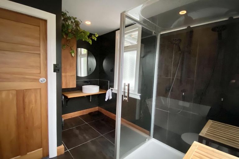 Photo of property in 19 Knowles Street, Terrace End, Palmerston North, 4410