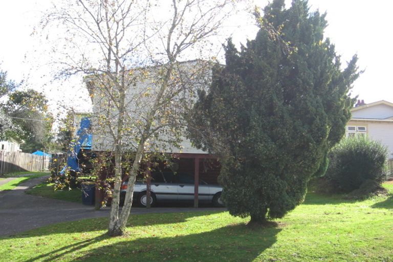 Photo of property in 14 Tahi Terrace, Glen Eden, Auckland, 0602