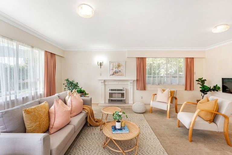 Photo of property in 244b Waiwhetu Road, Waterloo, Lower Hutt, 5011