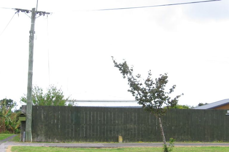 Photo of property in 2/41 Beach Haven Road, Beach Haven, Auckland, 0626