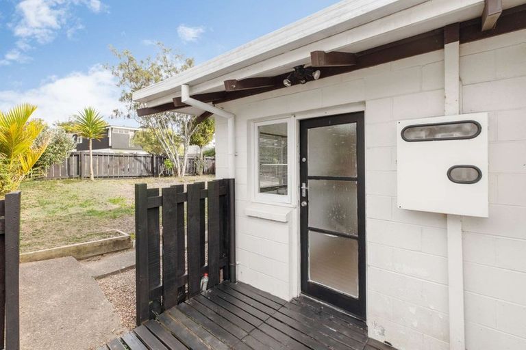 Photo of property in 5 Eyre Street, Henderson, Auckland, 0612