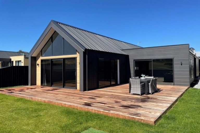 Photo of property in 69 Farrant Drive, Wanaka, 9305