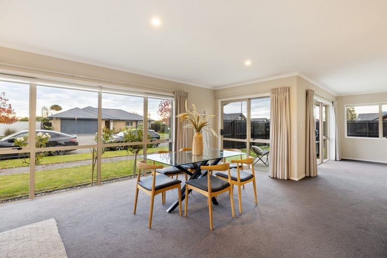 Photo of property in 30 Te Whenu Crescent, Marshland, Christchurch, 8083