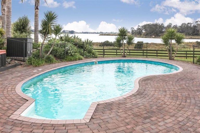 Photo of property in 60 Derbyshire Lane, Karaka, Papakura, 2580