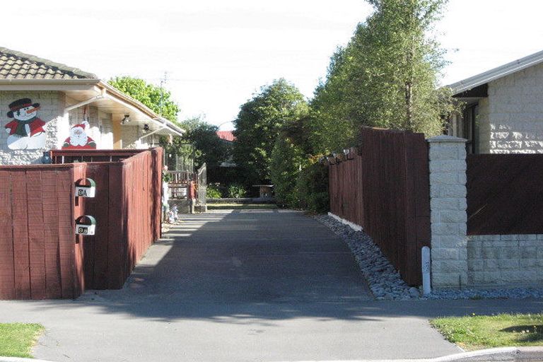 Photo of property in 2/9 Chadlington Street, Parklands, Christchurch, 8083