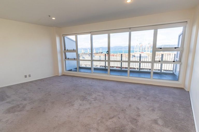 Photo of property in Stadium Garden Flats, 412/107 Thorndon Quay, Pipitea, Wellington, 6011