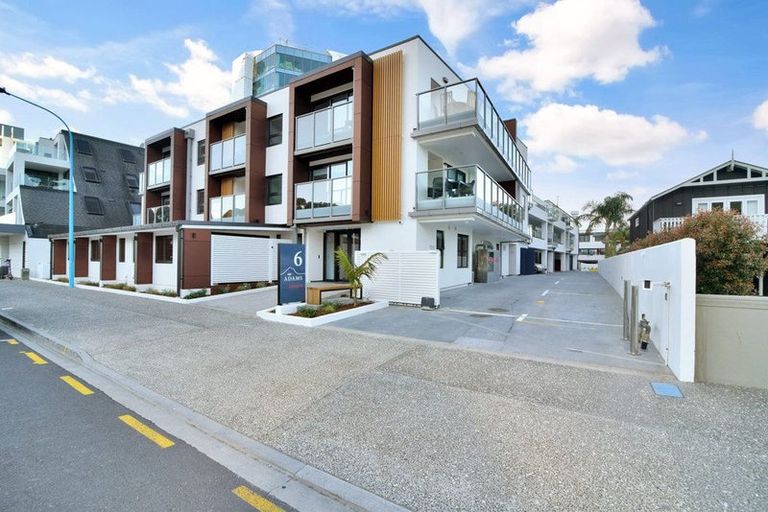 Photo of property in 6 Adams Avenue, Mount Maunganui, 3116