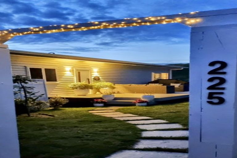 Photo of property in 225 Wheatstone Road, Wainui, Gisborne, 4073