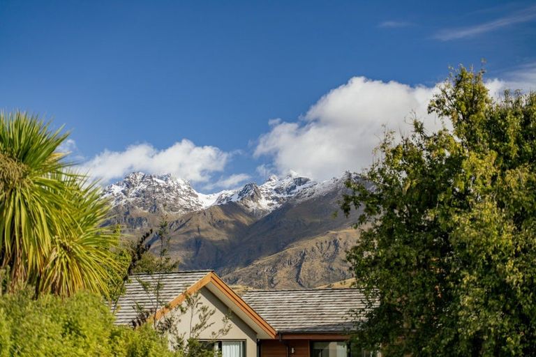 Photo of property in 11 Polperro Court, Jacks Point, Queenstown, 9371