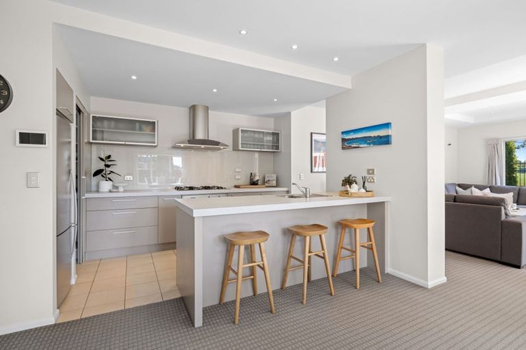 Photo of property in 24 Providence Place, Redwood, Christchurch, 8051
