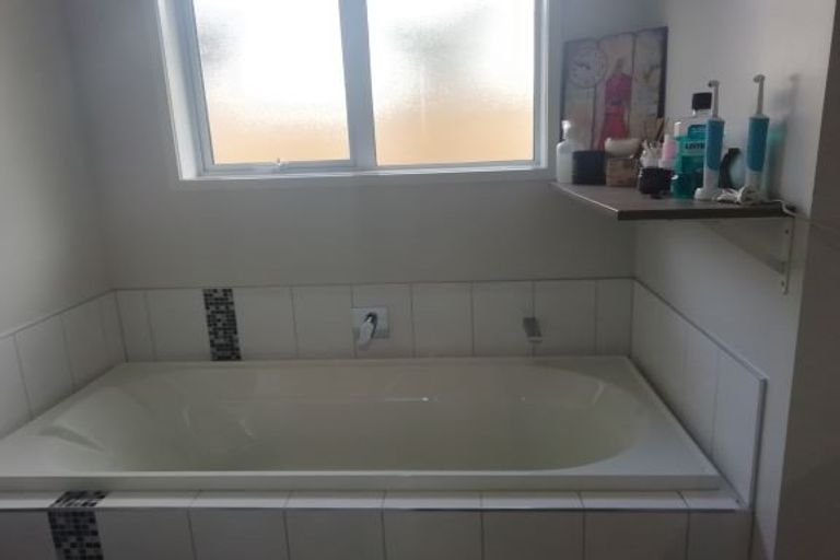 Photo of property in 8a Thornton Place, Melville, Hamilton, 3206