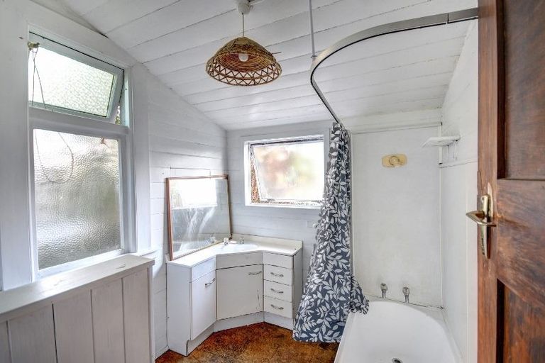Photo of property in 16 Peel Street, Mornington, Dunedin, 9011