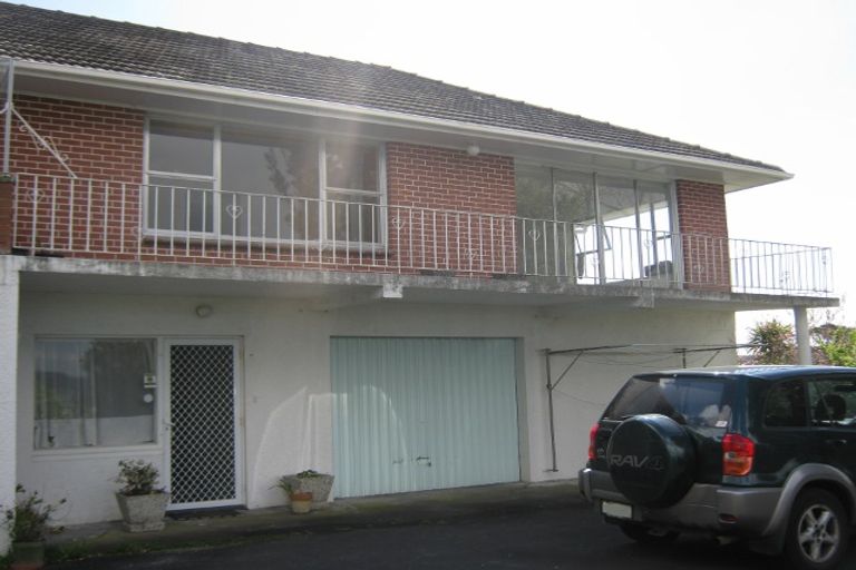 Photo of property in 2/46 Gill Avenue, Te Atatu Peninsula, Auckland, 0610