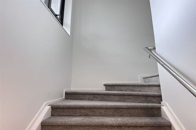 Photo of property in 8a Neptune Avenue, Beach Haven, Auckland, 0626