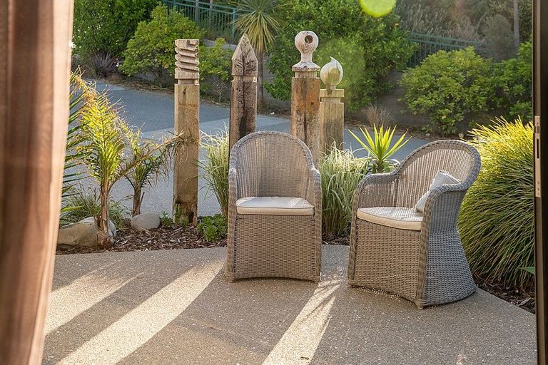 Photo of property in 14 Takahe Drive, Paraparaumu Beach, Paraparaumu, 5032