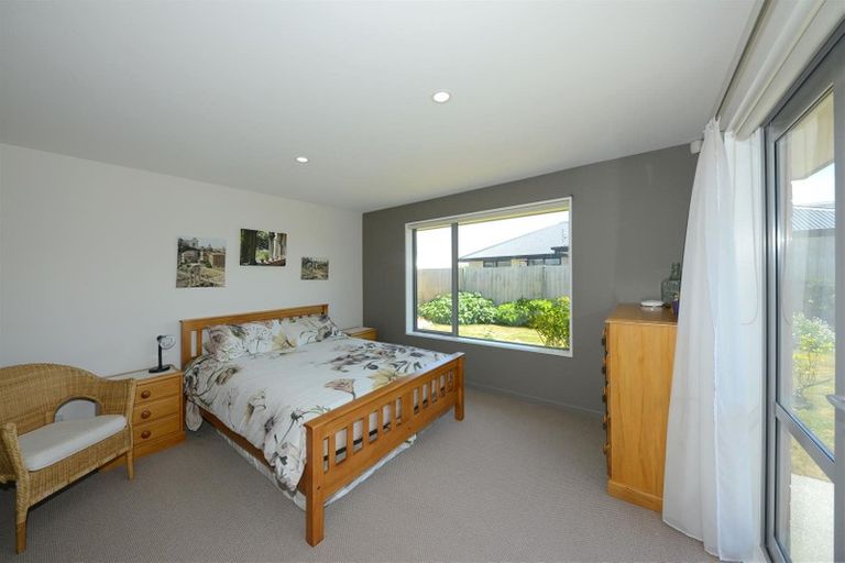 Photo of property in 10 Conie Glen Lane, Broomfield, Christchurch, 8042