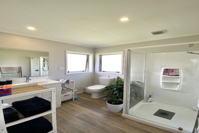 Photo of property in 6 Cory Jane Grove, Riverstone Terraces, Upper Hutt, 5018