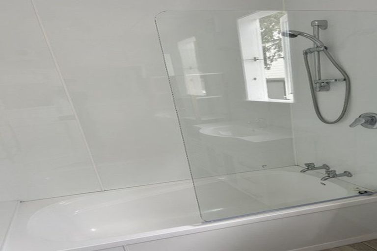 Photo of property in 6 Mcmaster Street, Greytown, 5712