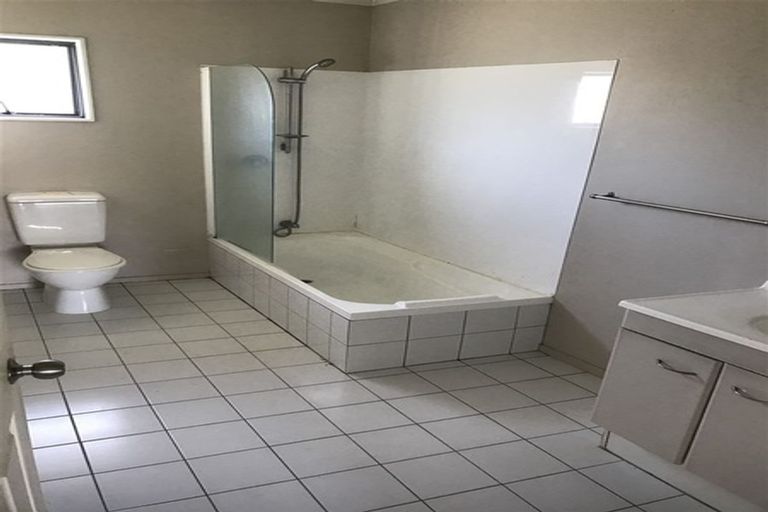 Photo of property in 20 Carlas Way, Ranui, Auckland, 0612