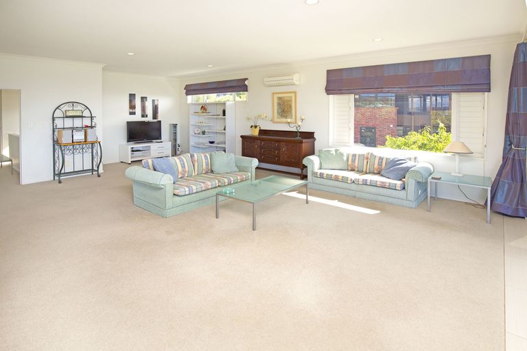 Photo of property in 150 Pacific Parade, Army Bay, Whangaparaoa, 0930