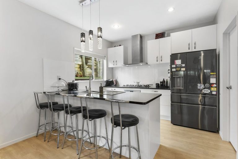 Photo of property in 76 Kaipatiki Road, Glenfield, Auckland, 0629