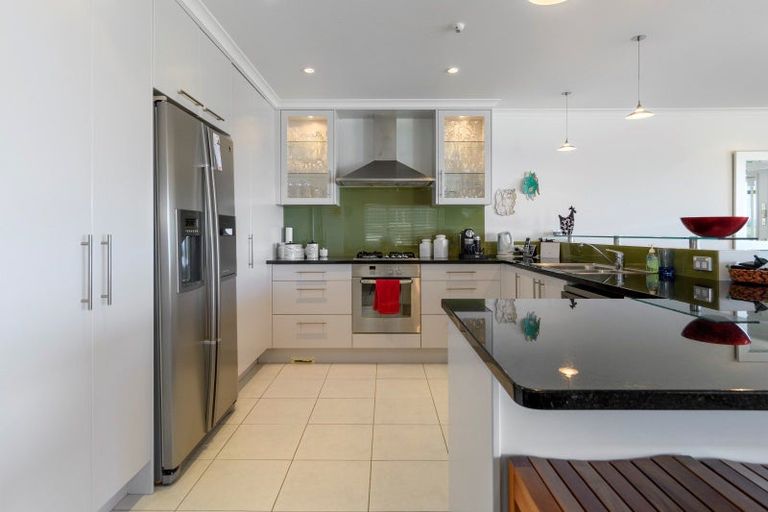 Photo of property in 45 Marine Parade, Mount Maunganui, 3116