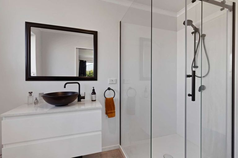 Photo of property in 19 Farnborough Drive, Nawton, Hamilton, 3200