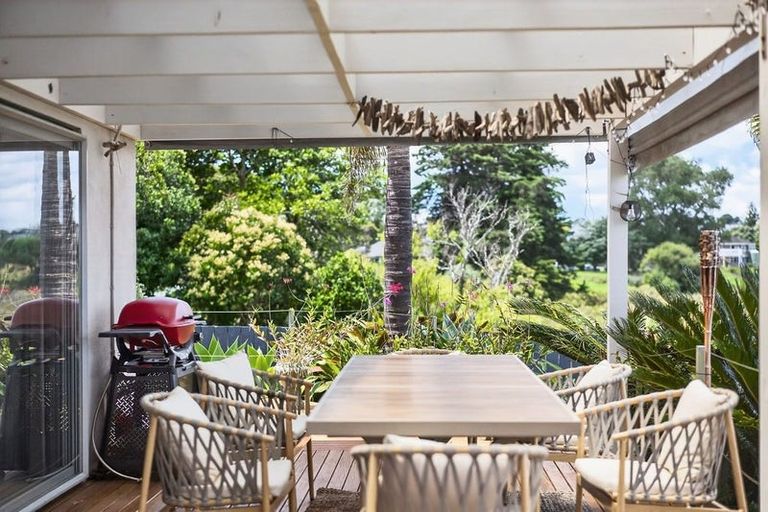 Photo of property in 48 Aurea Avenue, Pakuranga, Auckland, 2010