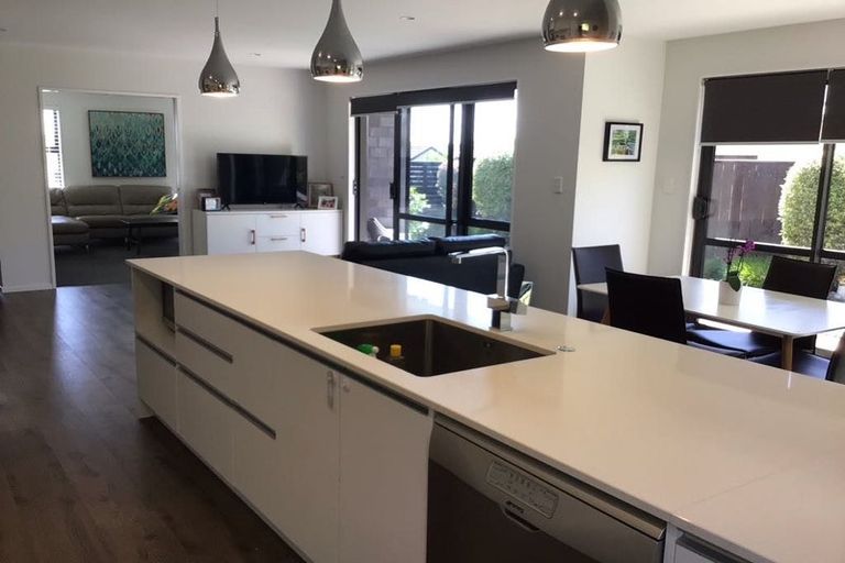 Photo of property in 11 Gumdigger Rise, Silverdale, 0932