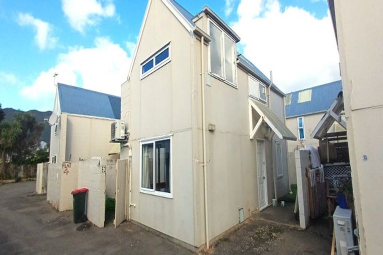 Photo of property in 3/118-122 Randwick Road, Moera, Lower Hutt, 5010