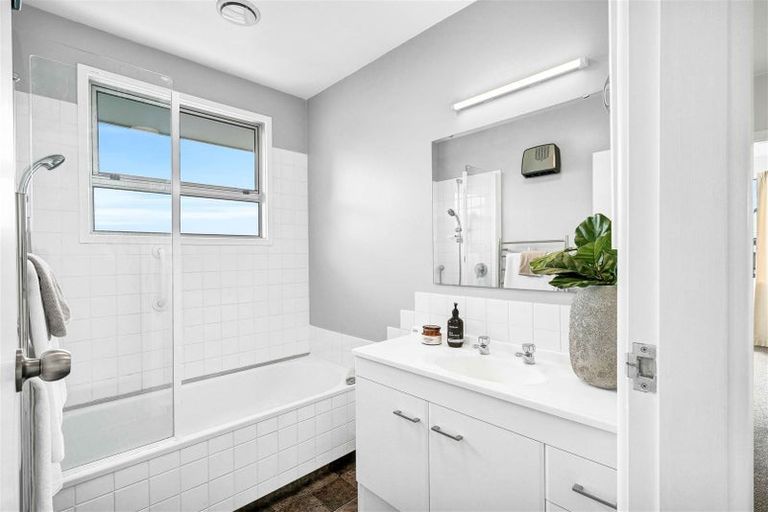 Photo of property in 15 Strathean Avenue, Avonhead, Christchurch, 8042