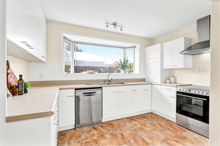Photo of property in 15 Strathean Avenue, Avonhead, Christchurch, 8042