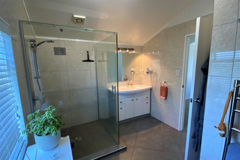 Photo of property in 5 Godwit Place, Waiuku, 2123