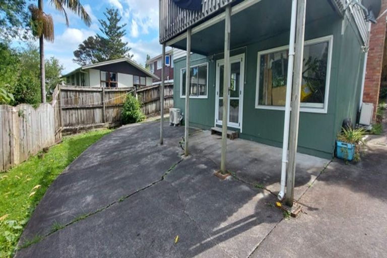 Photo of property in 12 Surat Place, Glen Eden, Auckland, 0602