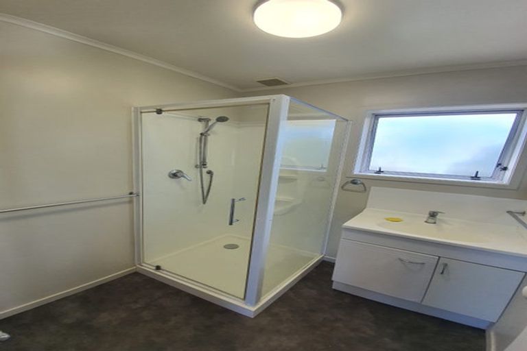 Photo of property in 7 Palm Court Drive, Glen Eden, Auckland, 0602