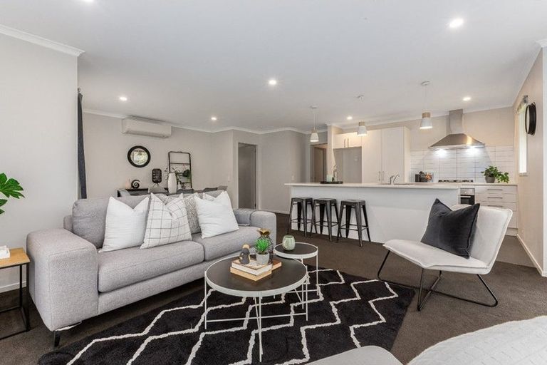 Photo of property in 26 Mooring Close, Whitby, Porirua, 5024