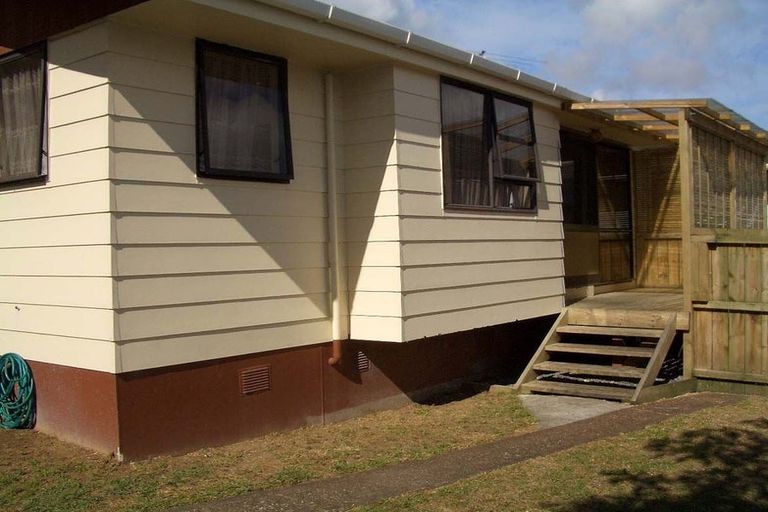 Photo of property in 12 Edwin Freeman Place, Ranui, Auckland, 0612