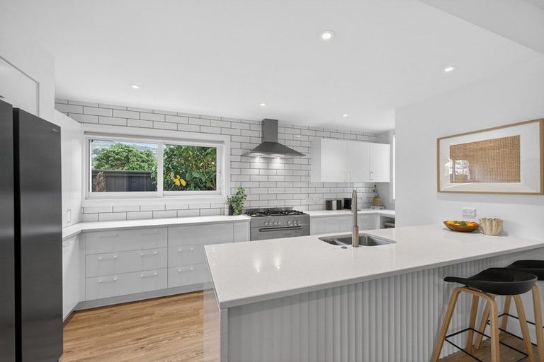 Photo of property in 2 Celia Street, Redcliffs, Christchurch, 8081