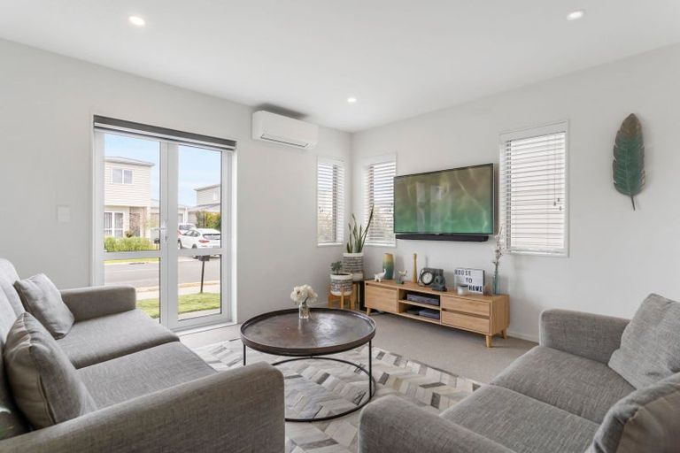 Photo of property in 57 Divide Loop, Takanini, 2112