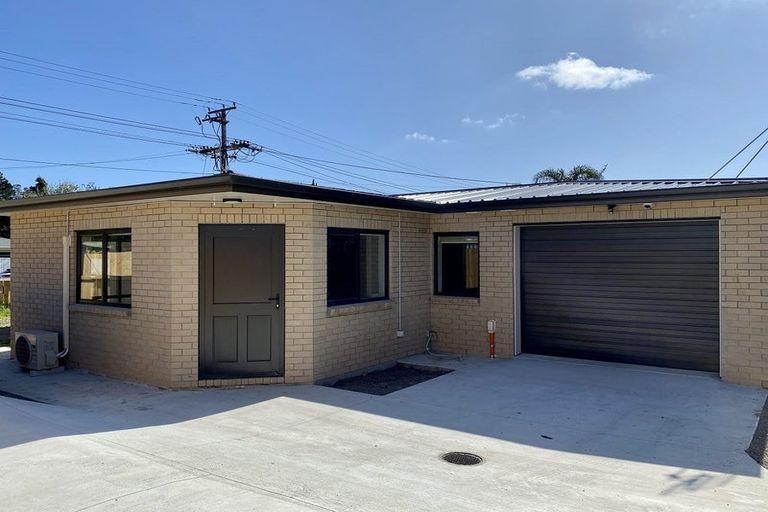 Photo of property in 51a Woodside Road, Massey, Auckland, 0614