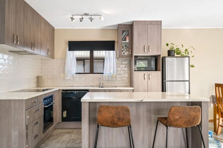 Photo of property in 1/10 Barcroft Place, Clendon Park, Auckland, 2103