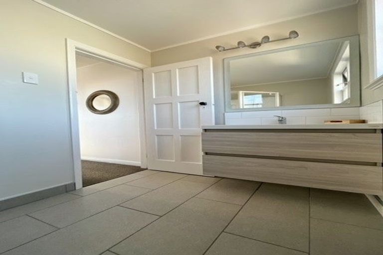 Photo of property in 1/126 Waiwhetu Road, Waterloo, Lower Hutt, 5011
