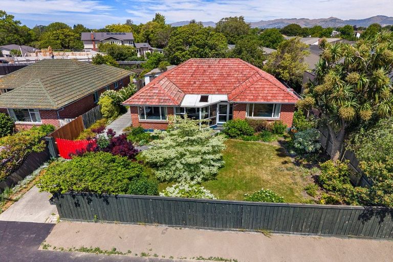 Photo of property in 87 Aorangi Road, Bryndwr, Christchurch, 8053
